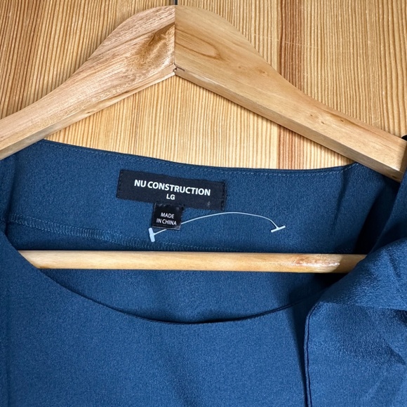 NU CONSTRUCTION Dark Forest Green RUFFLE Sleeve Blouse Size Large NEW - Picture 9 of 10